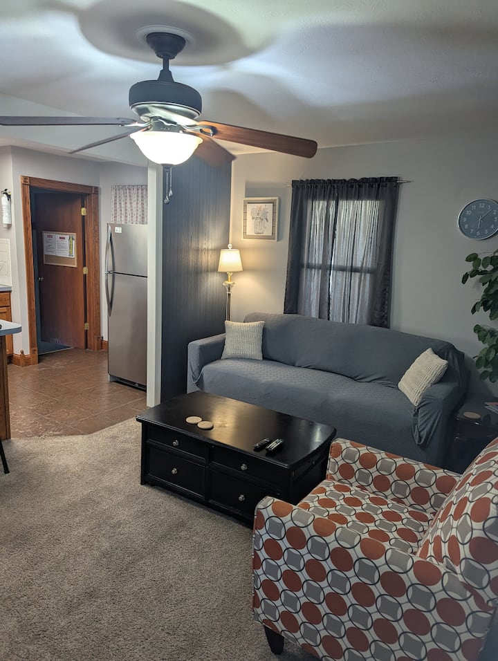 All Brick Retreat! Cozy 2 Bedroom Home. Near Parks - Salina, KS