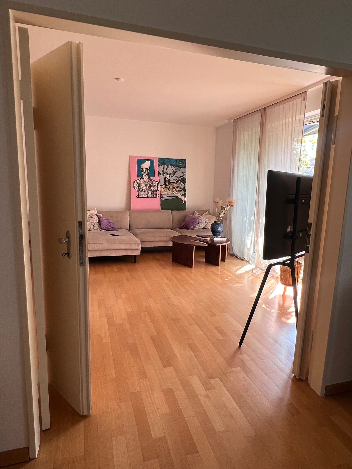 Top performing Airbnb: Great location with skyline views in Westend Süd