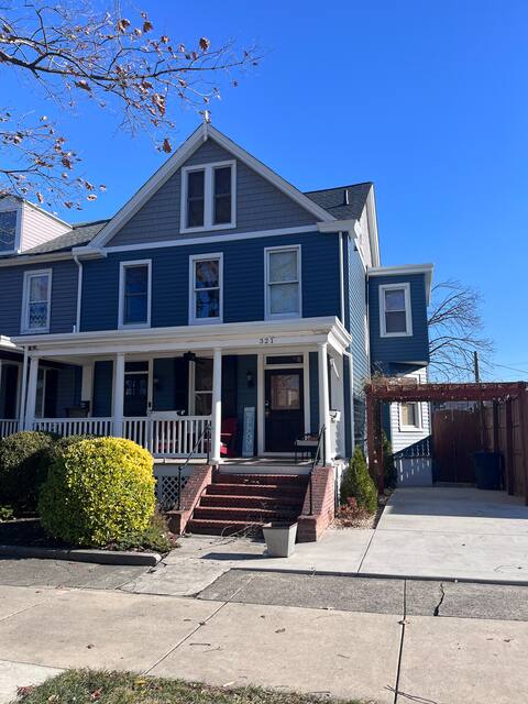 Historic Victorian just a block from the water!