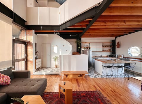Top Airbnb: Gorgeous Outsized Penthouse Apartment with AC en Ciudad De México (Cdmx)