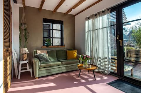 Successful Airbnb property: Cozy Tinyhouse in R'dam, close to the city center! in Rotterdam