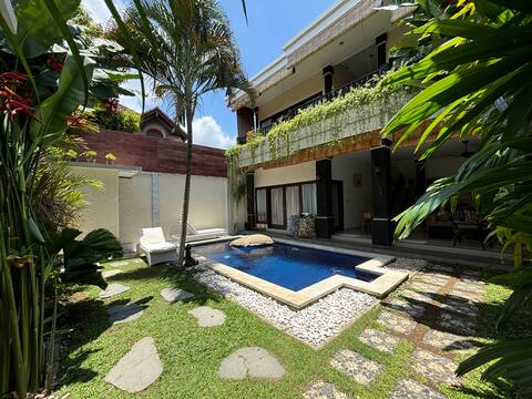 3BR POOL VILLA. 10 Min Walk to Padma Beach