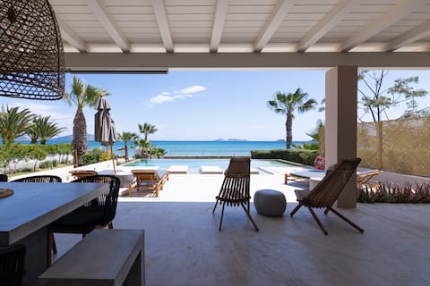Beachfront Sunrise Infinity Pool Villa_1