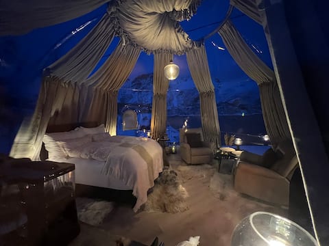 Lofoten Glamping Dome