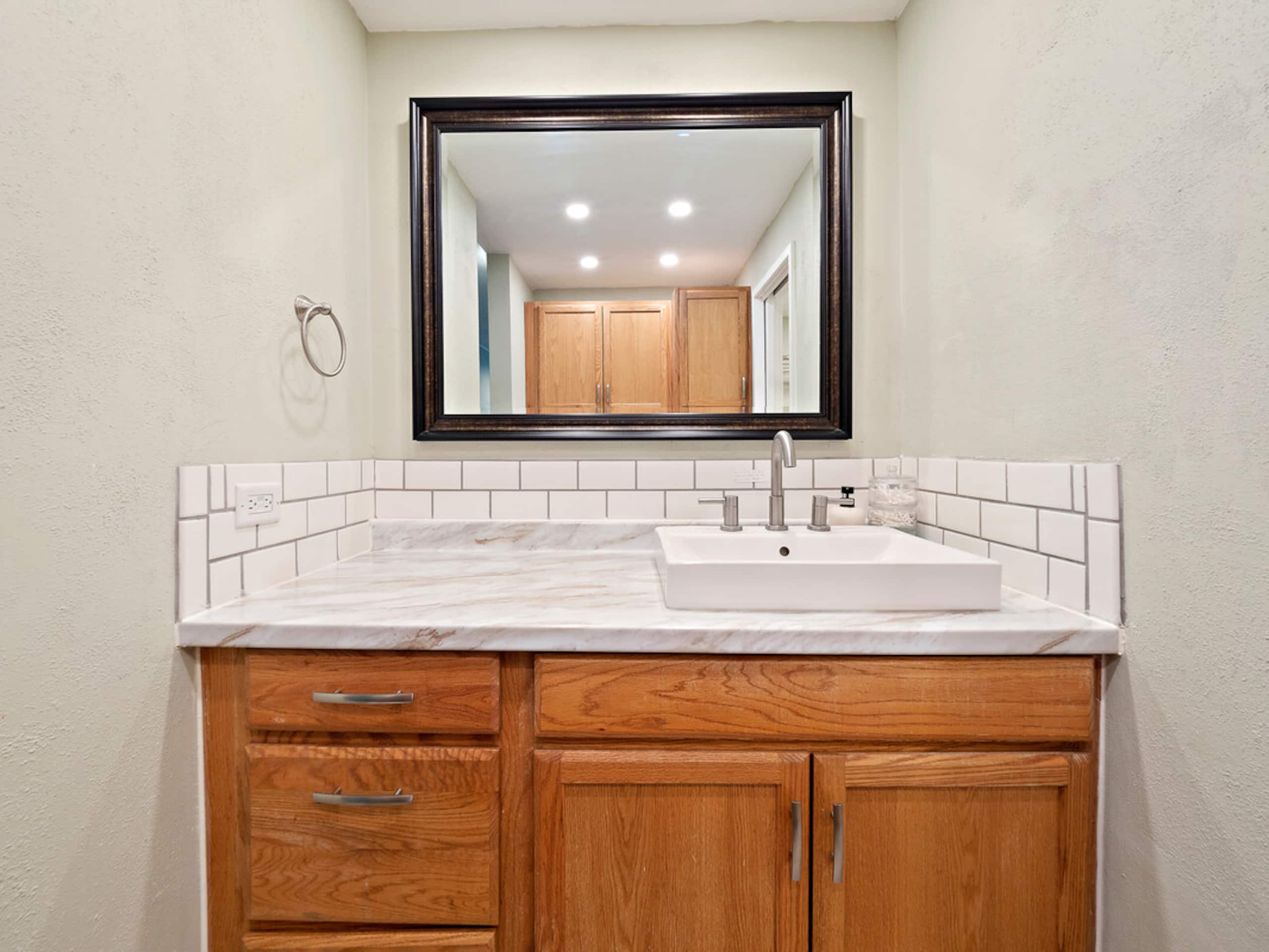 Condo in Kailua-Kona · ★4.8 · Studio · 1 bed · 1 private bath - Image 6