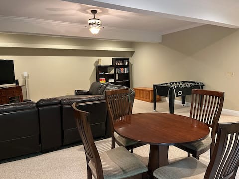 Successful Airbnb property: Mountain HotTub Home; 15 min to Downtown Asheville in Fairview