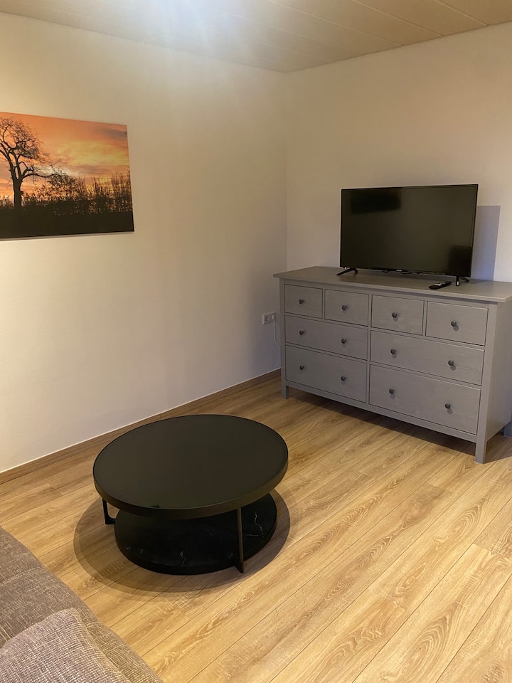 Tolle 3-zimmer, Küche, Bad, Terrasse Wohnung - Halle