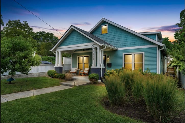 HGTV 12 South Bungalow | Walk to Coffee & Shops