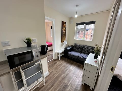 Top performing Airbnb: Entire House(10 min city centre) in Mountjoy