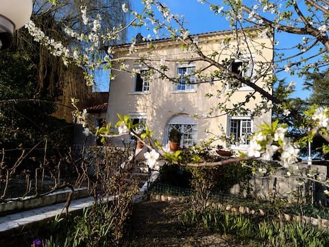 4* GITE at "Fil de l'Eau", near Saint-Emilion