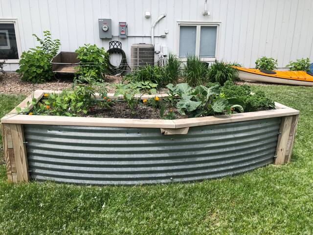 Lake Minnetonka Getaway Lake Home-Sauna! gallery image 5