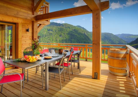 Stunning base with hot tub for 10