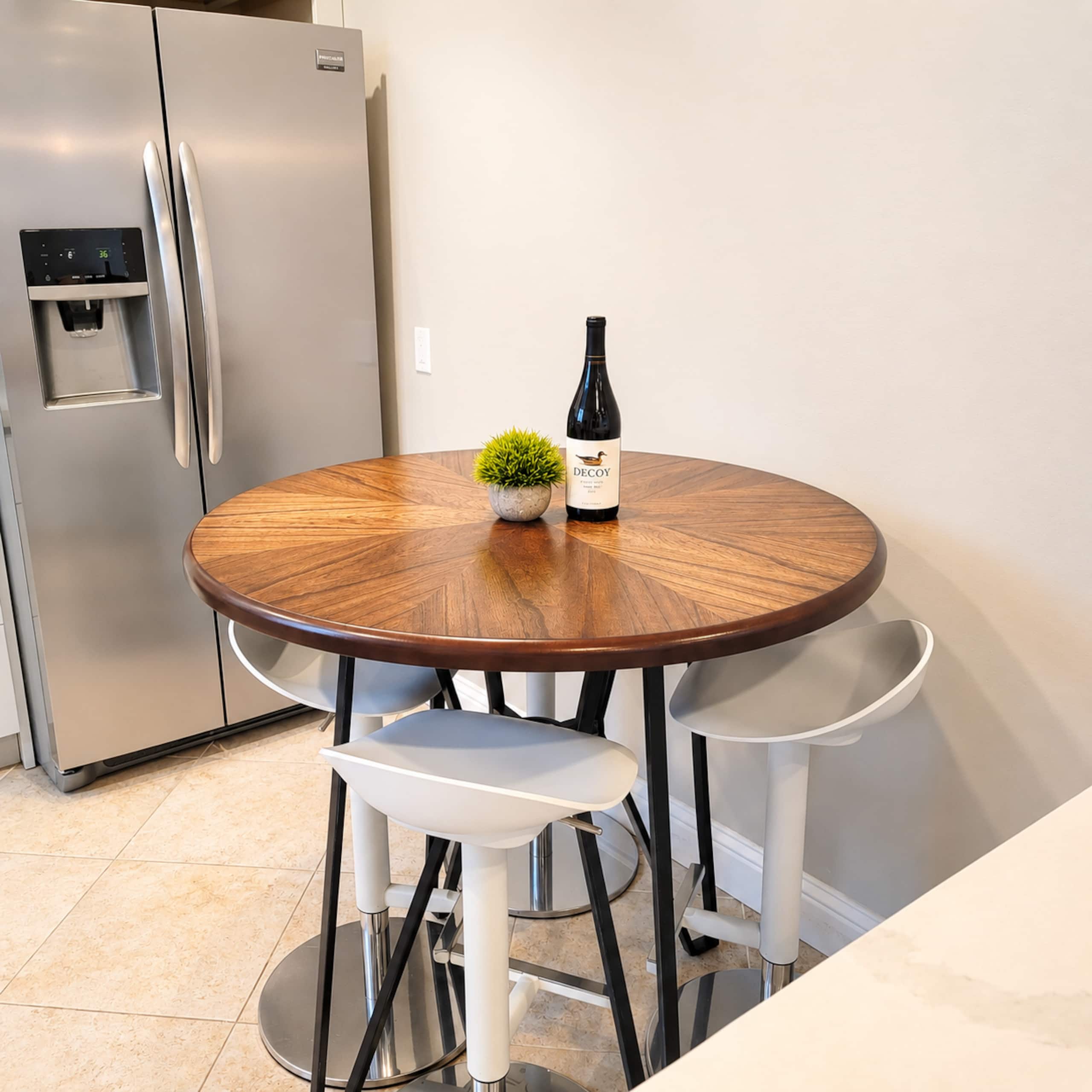 Home in San Francisco · ★4.98 · 4 bedrooms · 5 beds · 2 baths - Image 10