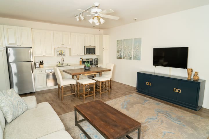 Private Suite - Views, Close To Town & Beaches - Santa Barbara, CA