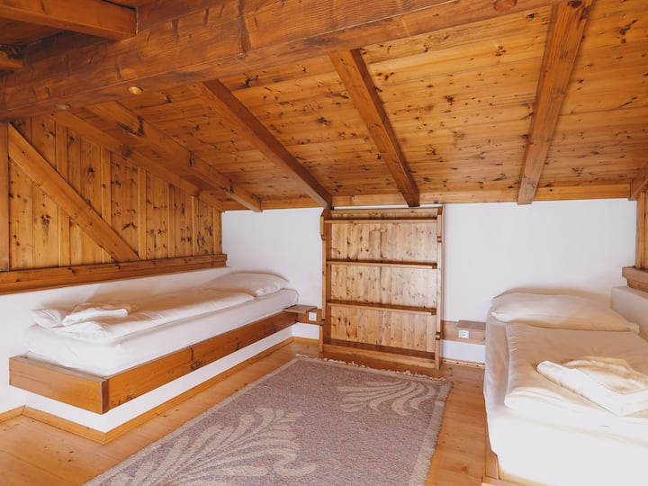 Dhomë gjumi 4