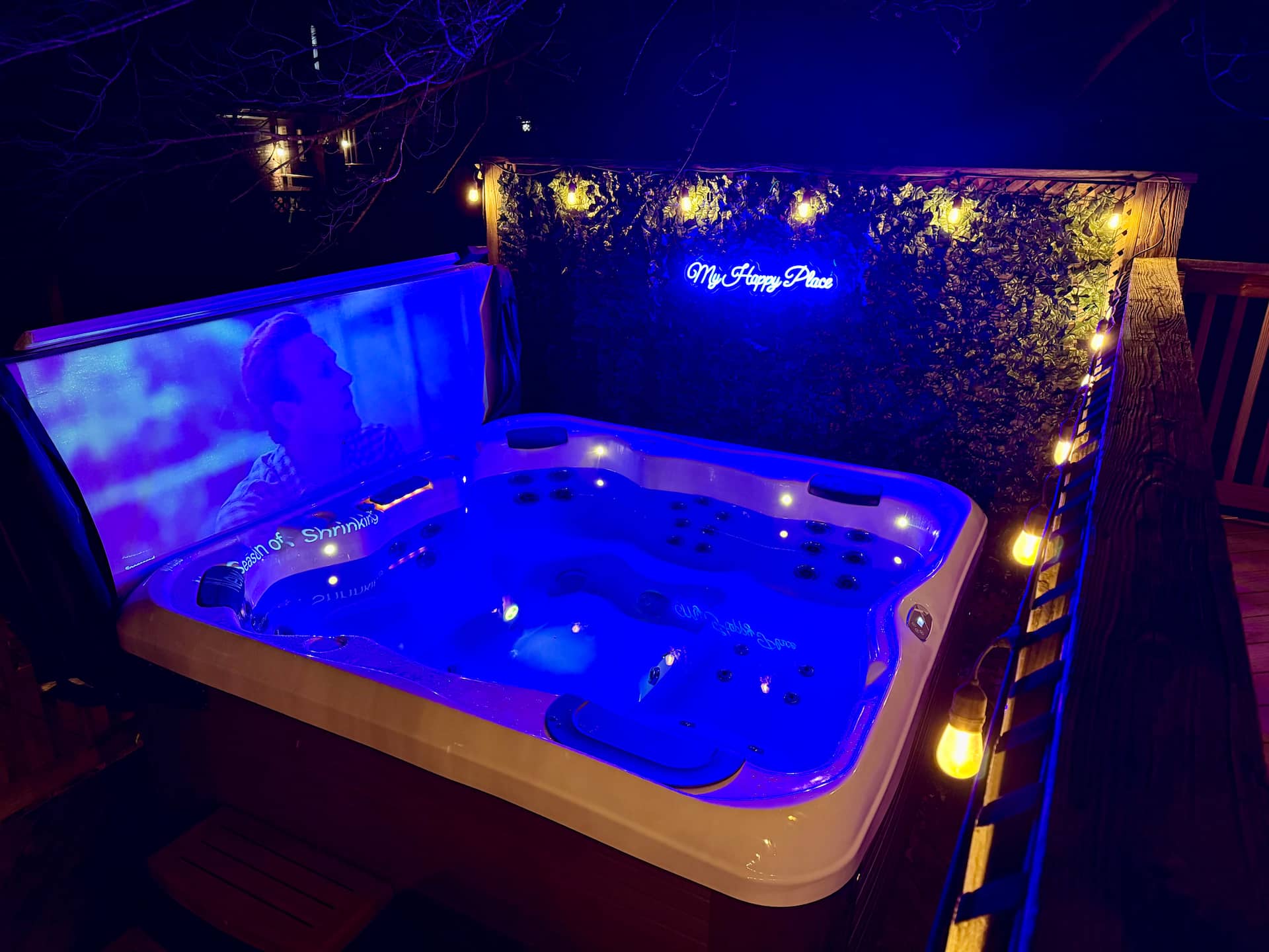 Relaxing spacious two bedroom home with hot tub
