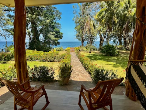 Casa Del Lago, Luxurious Beautiful Lakefront Home!