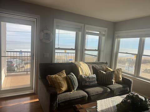 Successful Airbnb property: Spacious waterfront, free parking &Wi-fi in Salisbury