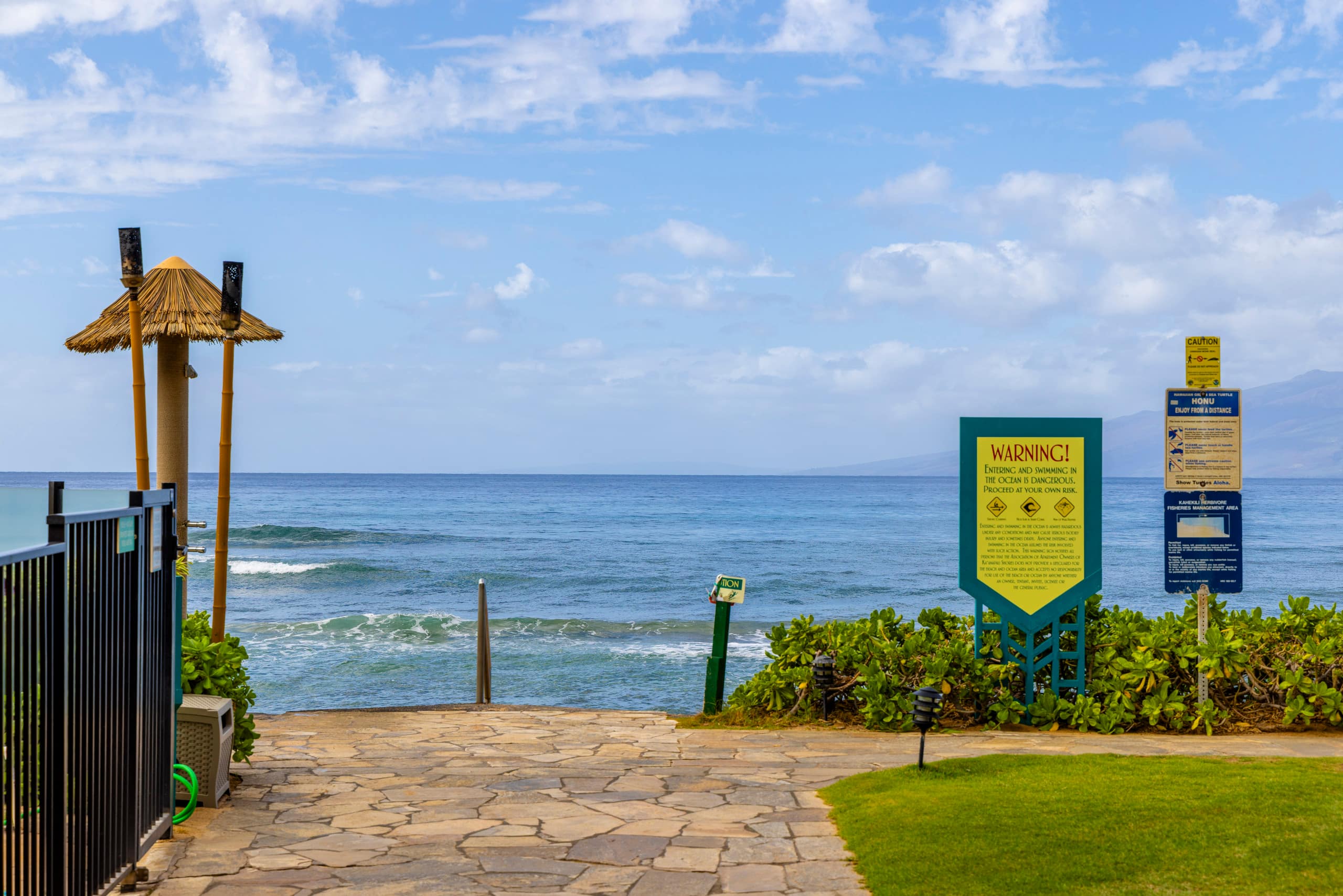 Condo in Lahaina · ★4.98 · 1 bedroom · 2 beds · 1 private bath - Image 32
