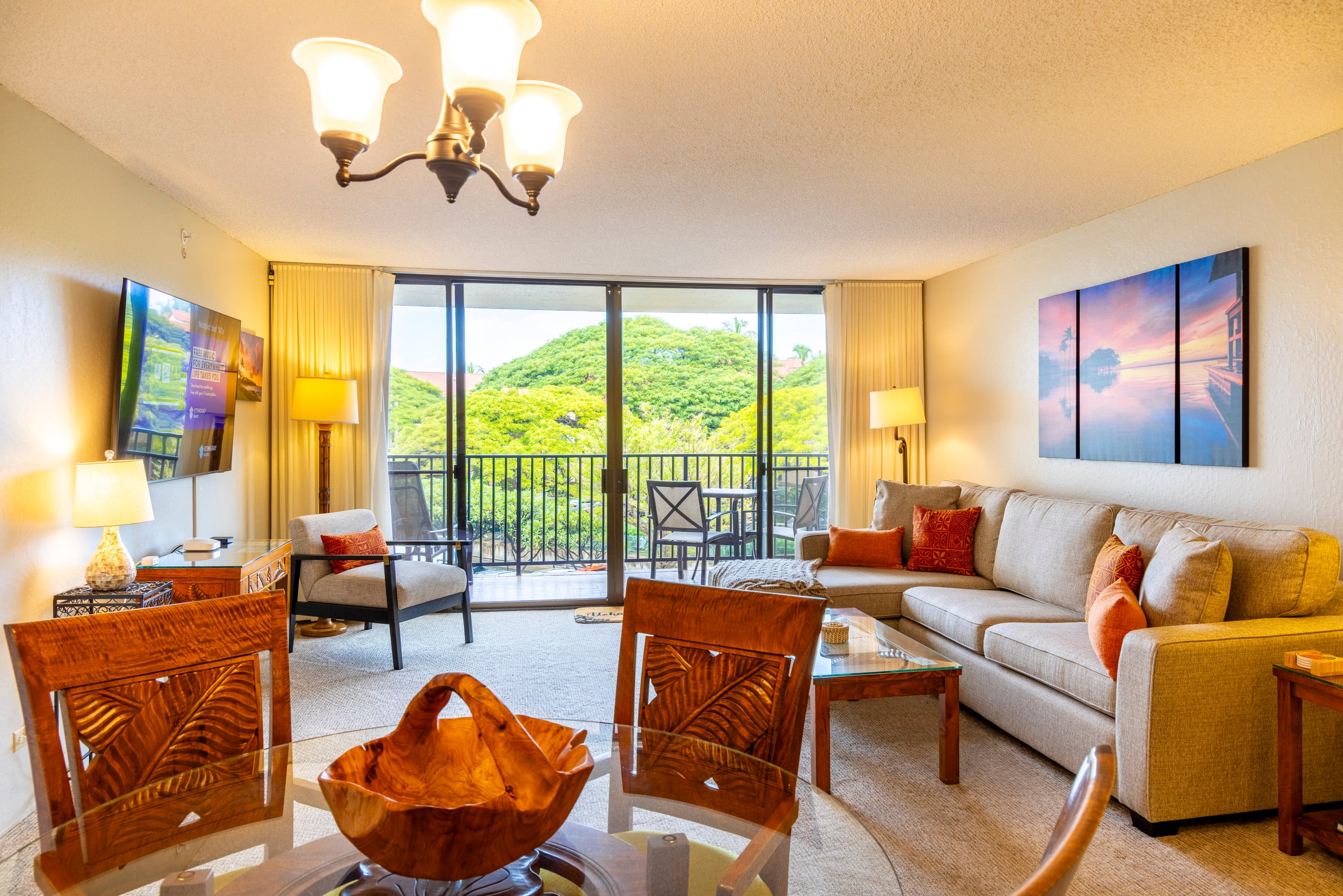 Condo in Lahaina · ★4.98 · 1 bedroom · 2 beds · 1 private bath - Image 8