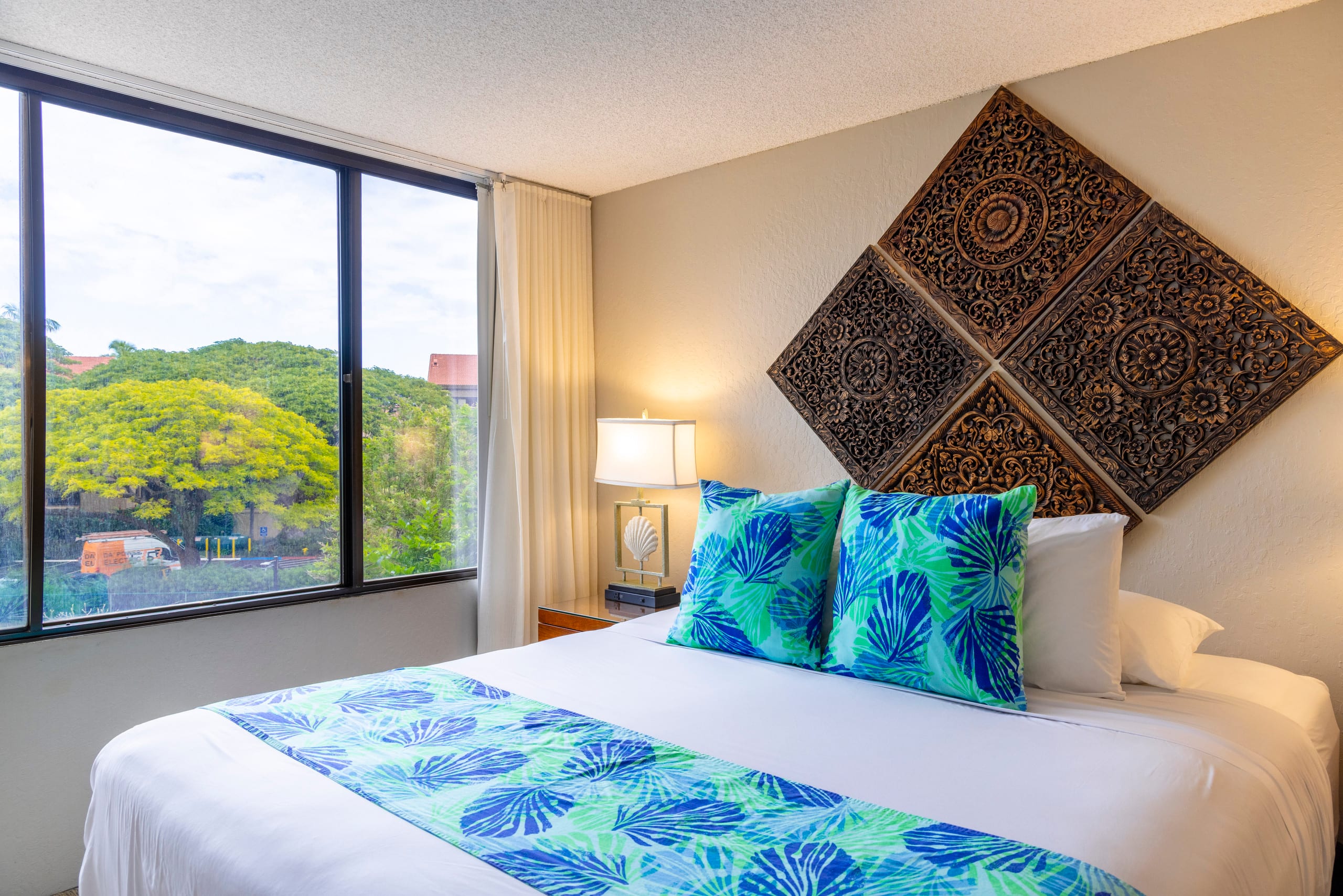Condo in Lahaina · ★4.98 · 1 bedroom · 2 beds · 1 private bath - Image 18