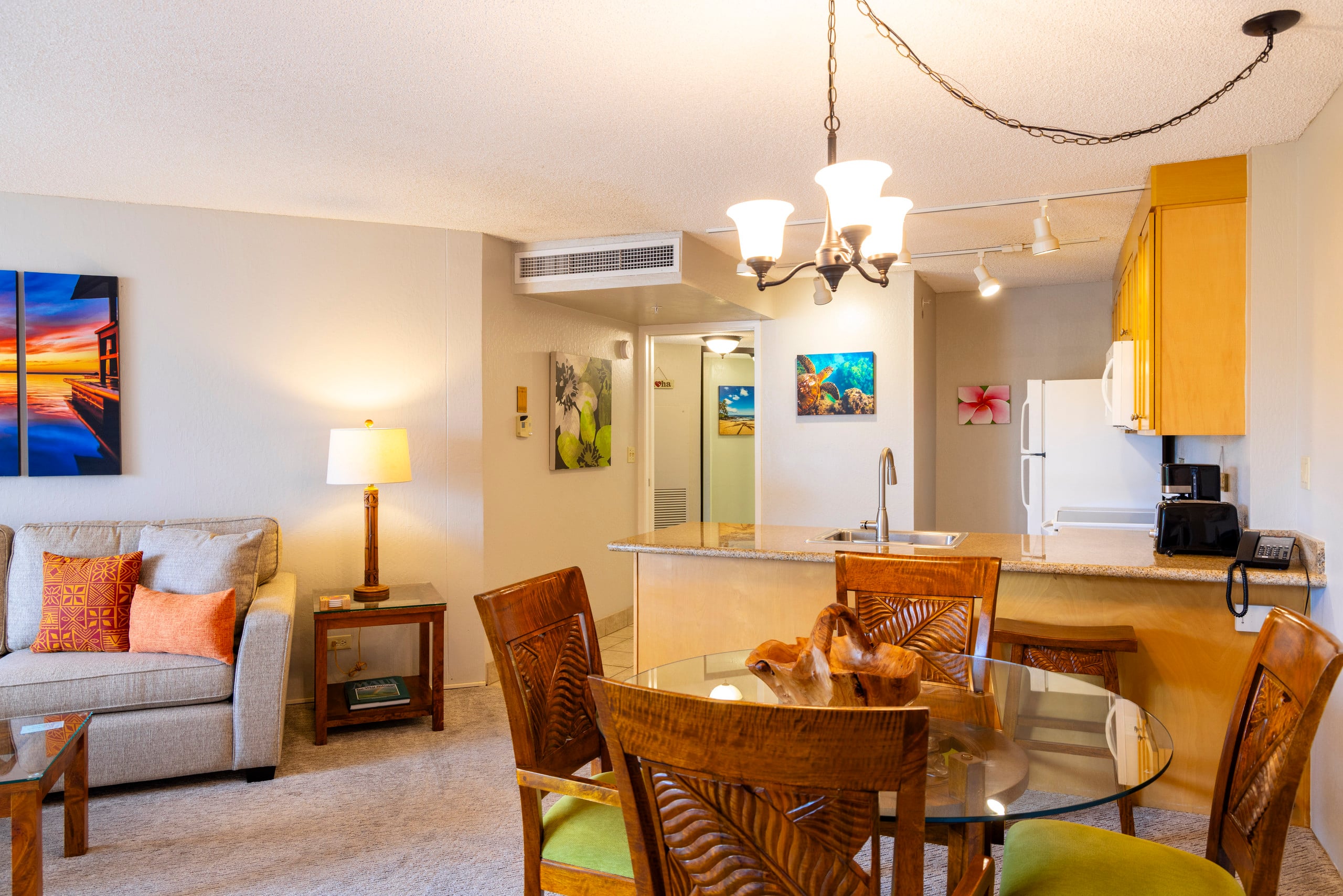 Condo in Lahaina · ★4.98 · 1 bedroom · 2 beds · 1 private bath - Image 6