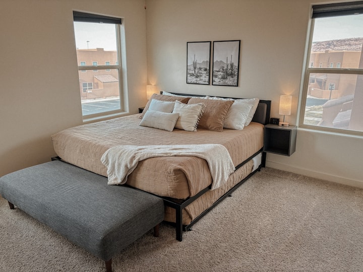 سرير كينج مع سرير مزدوج متحرك 