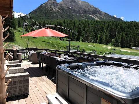 Slope-Side Chalet w/Jacuzzi Home Cinema, 16 Guests