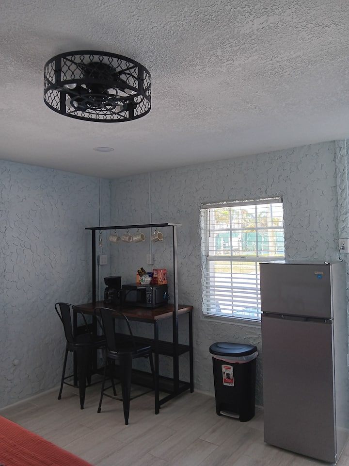 The Breezeway #3 Only A 2 Min Walk To The Beach! - Clearwater Beach, FL