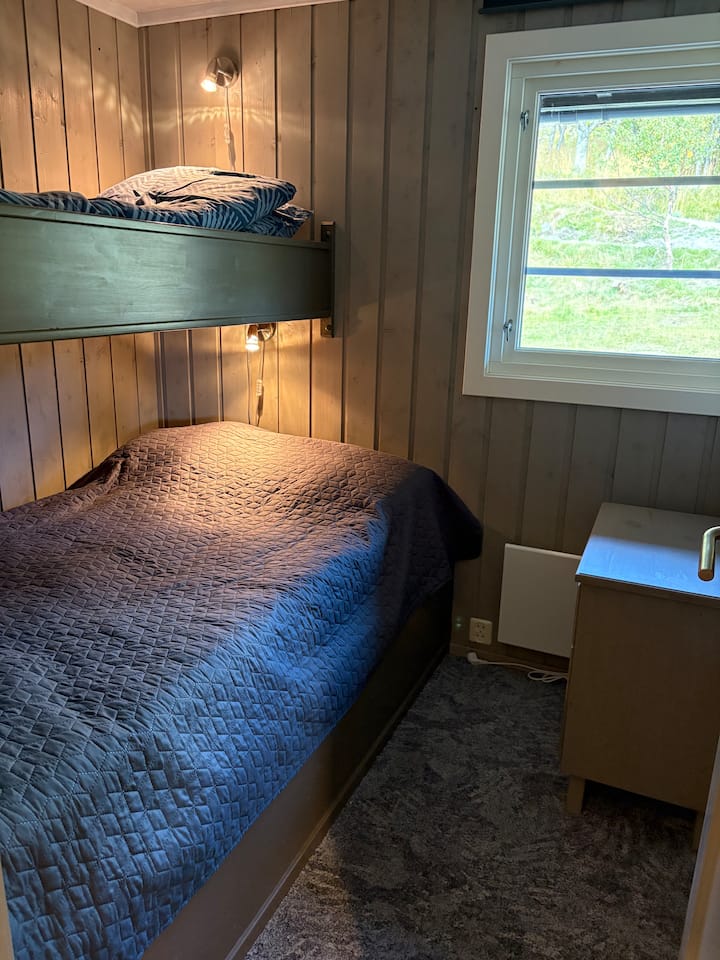 Chumba cha 2 cha kulala.
Kitanda cha sentimita 120 na kitanda cha sentimita 75.