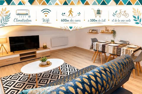 Air-conditioned apartment 600m from the spa center