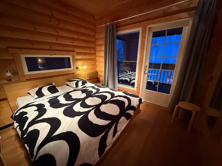Chambre principale avec grand balcon