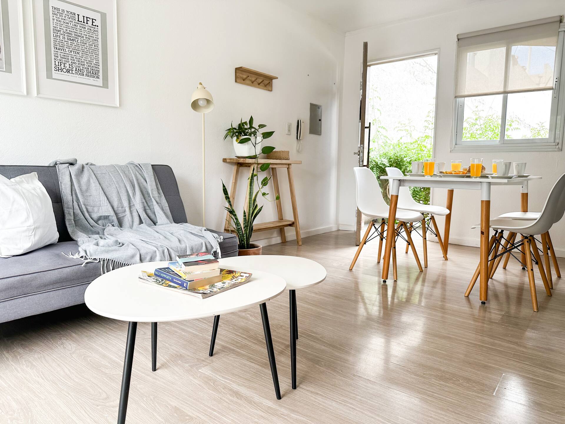 Sunny family apartment, great location!