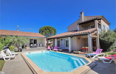 Stunning home in Lussas