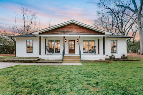 Southwire Cottage: Downtown Watkinsville