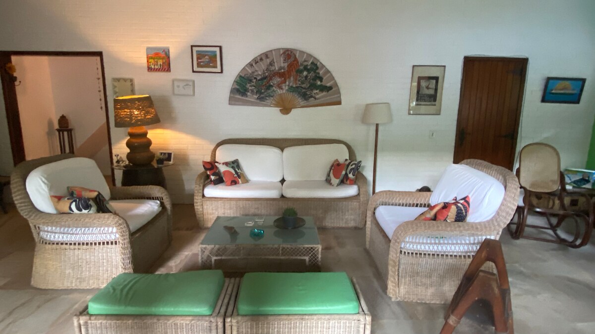 Top performing Airbnb: Beautiful House in Paquetá - pool and suites in Paquetá