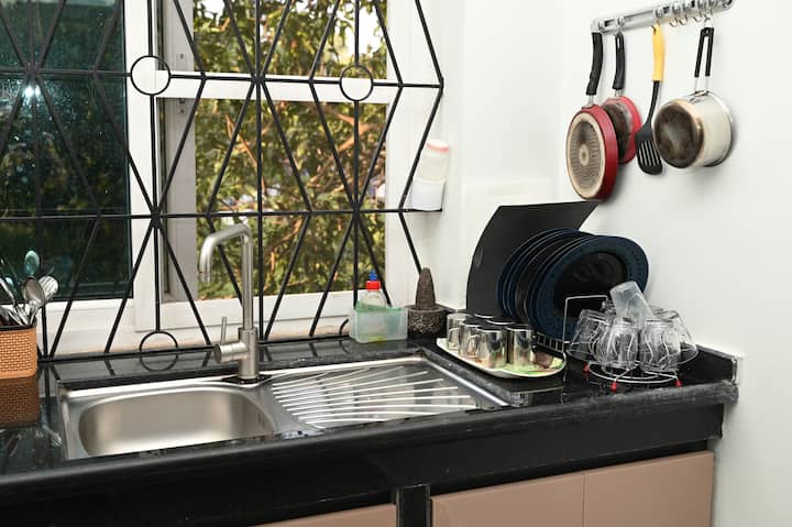 Kitchenette image 3