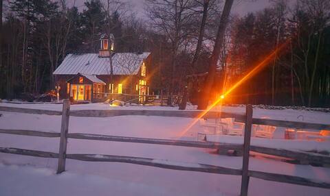 Lighthouse Inn the Woods~idyllic country farmhouse