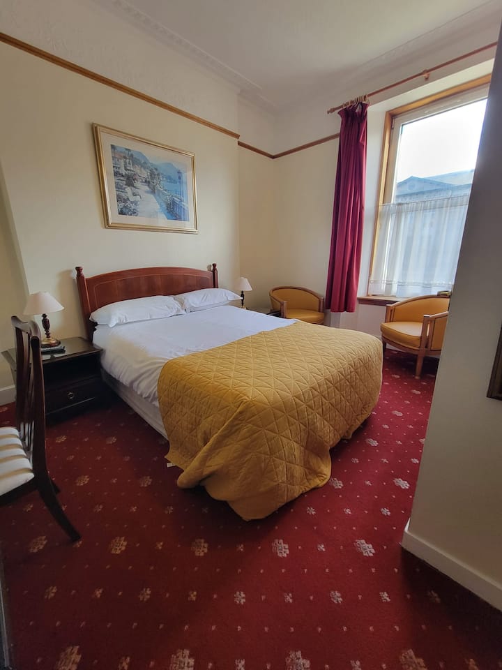 Room 1
All bedrooms have ensuites, mini fridges and TV. WiFi is unlimited throughout the house