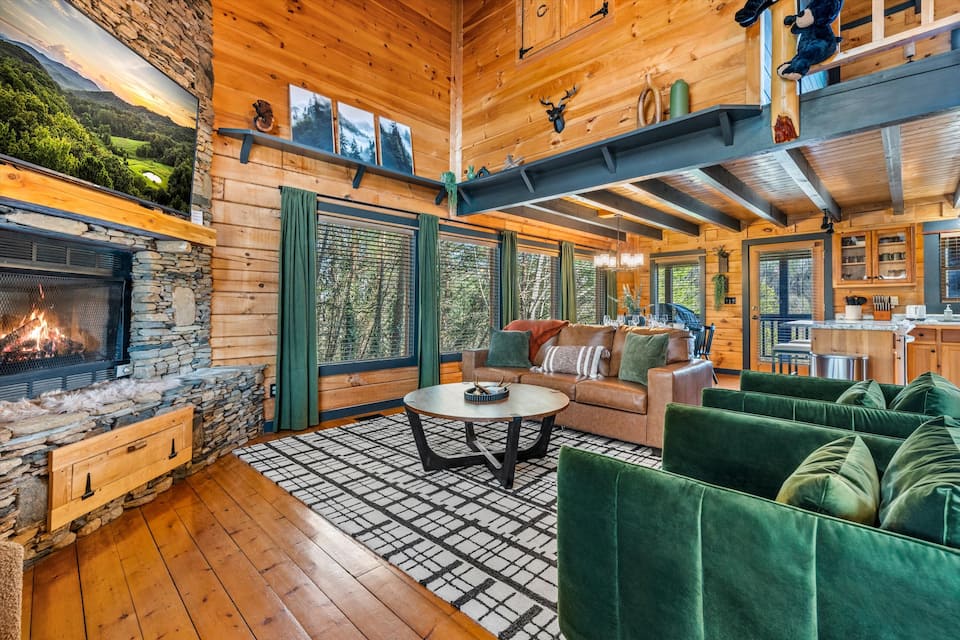Bearfoot Pines - Image 1