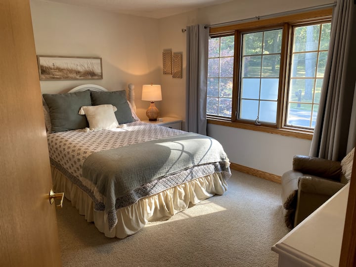 Bedroom 5. Queen bedroom on 2nd floor