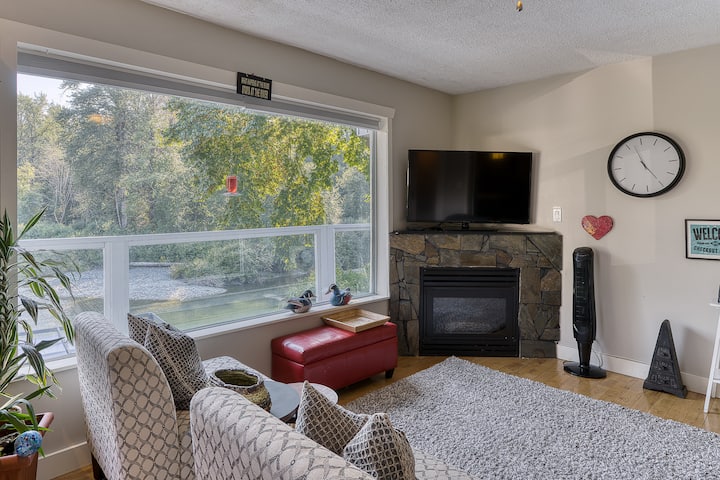 Upper Suite Riverfront Property - Nanaimo