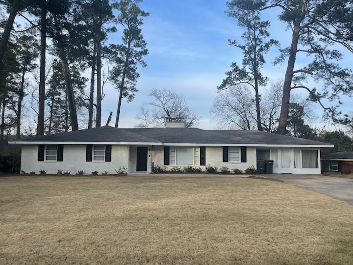 Newly Renovated! Perfect Master's Rental - Augusta, GA