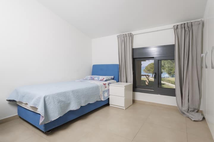Schlafzimmer 2