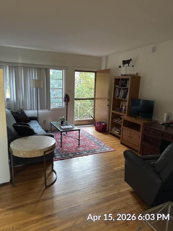 Quiet Cozy 1br Prime Beverly Hills Walk To Cedars - Beverly Hills, CA