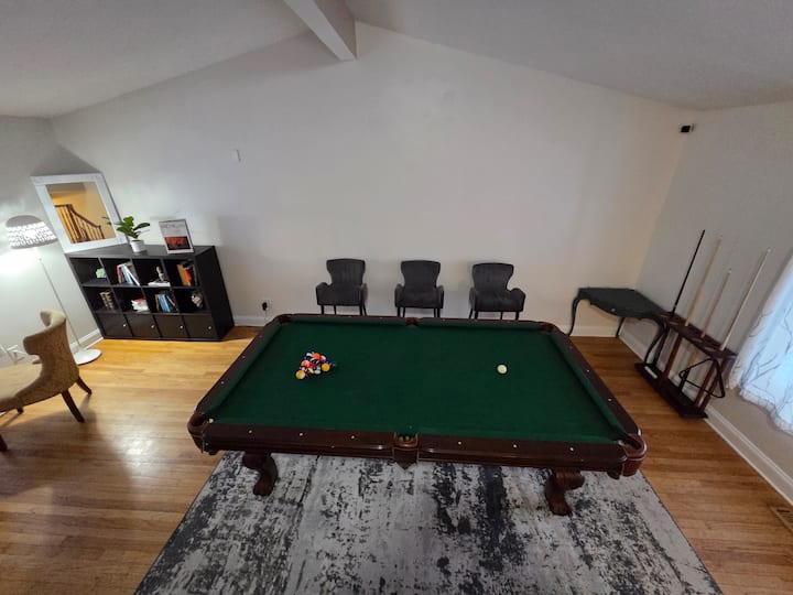Fun Home-Pool Table/Swings/Games/Firepit/Nerf Guns