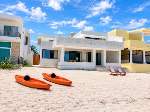 Oceanfront Villa with Private Pool and Generator