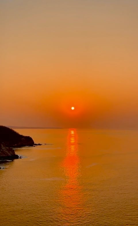 LUXURY OCEANFRONT VILLA "LA VITA E' BELLA"