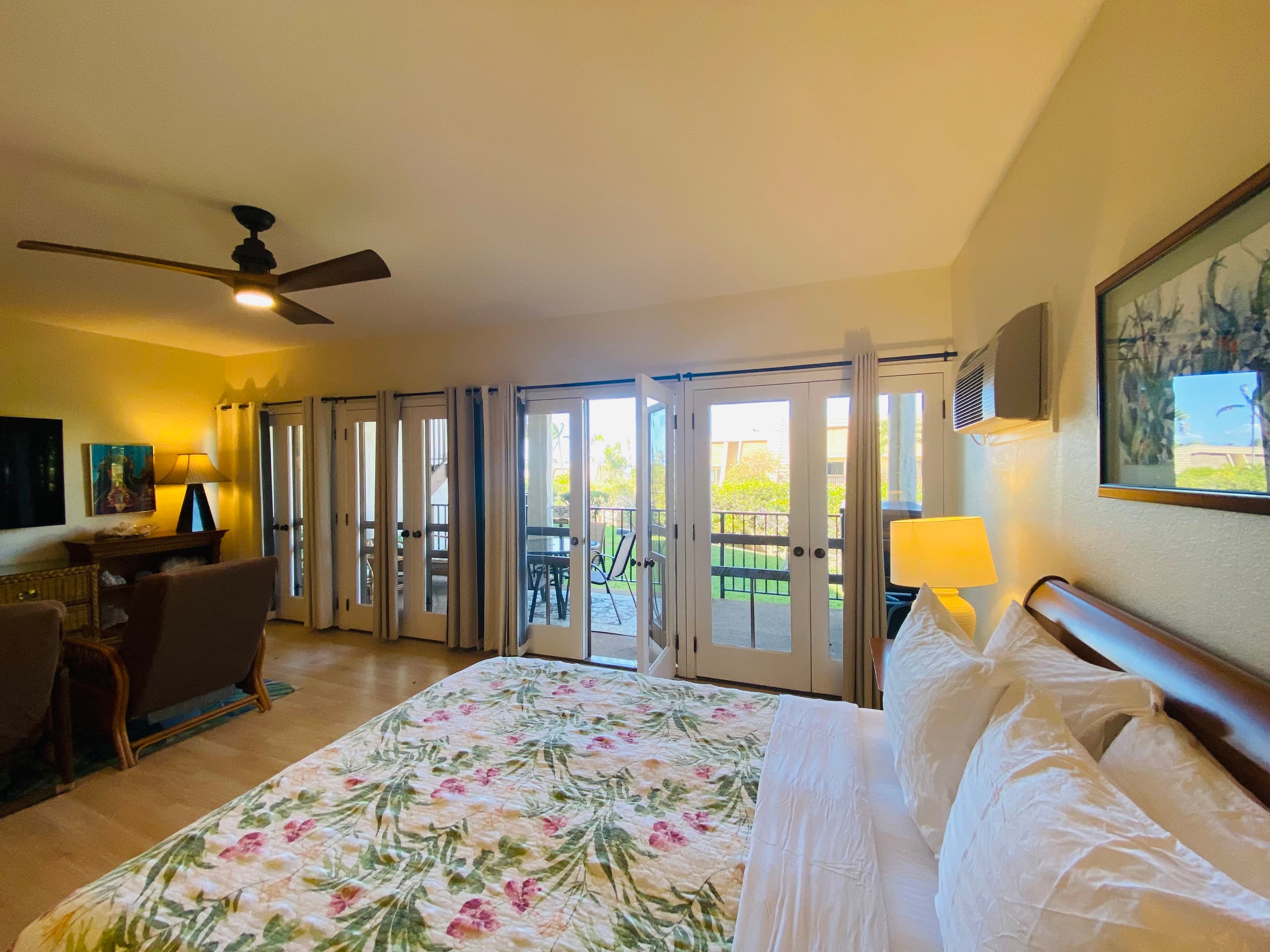 Condo in Kihei · ★4.92 · 1 bedroom · 2 beds · 2 baths - Image 7
