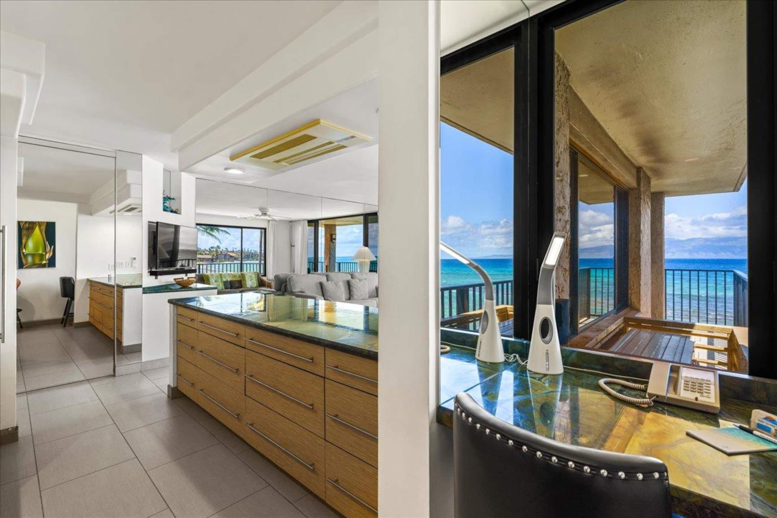 Condo in Lahaina · ★4.93 · 1 bedroom · 2 beds · 1 private bath - Image 11